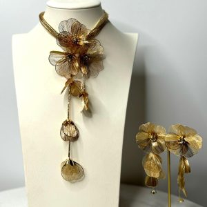 Set Orecchini e Collana Flower